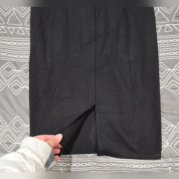 Lululemon Nulu Slim Fit High Waisted Midi Skirt Size 6 - Picture 6 of 11